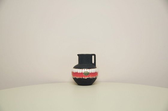 Image 1 of Vase rouge et noir d'Allemagne de l'Ouest Combina