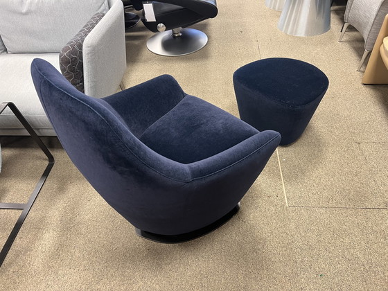 Image 1 of Leolux Cantate fauteuil pivotant avec pouf