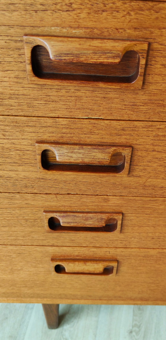 Image 1 of Mid Century chest of drawers | vintage