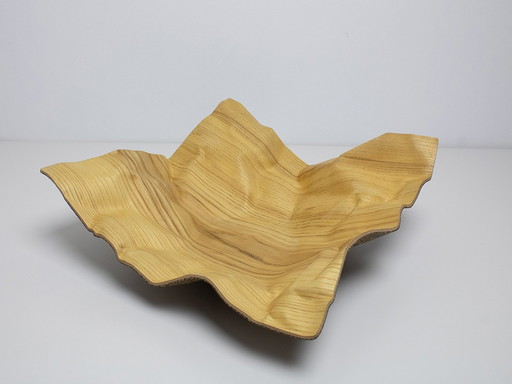 Cozi studio fruit bowl Wrinkles Square, Design Yuval Carmel/ Ofir Zandani