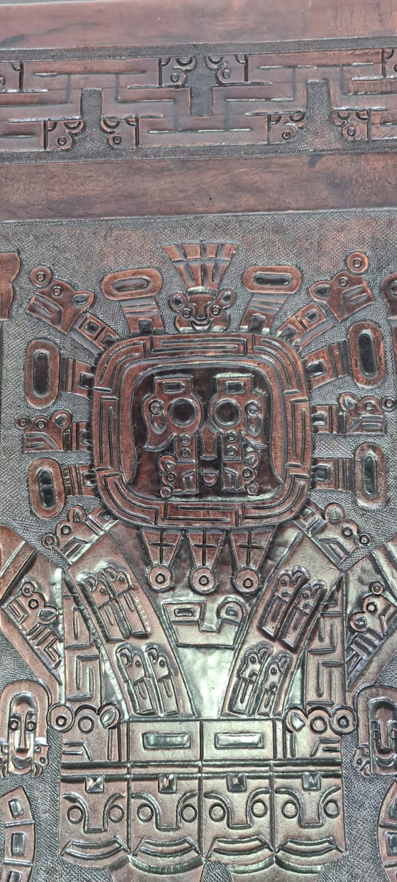 Image 1 of Sala da pranzo brutalista peruviana