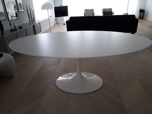 Eero Saarinen dining table