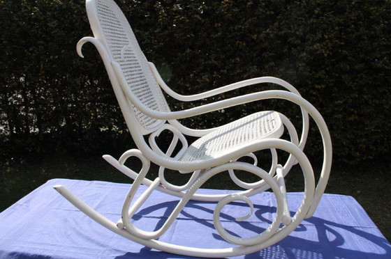 Image 1 of Fauteuil à bascule Thonet, blanc Fauteuil à bascule Thonet, 1970