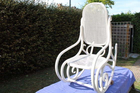 Image 1 of Fauteuil à bascule Thonet, blanc Fauteuil à bascule Thonet, 1970