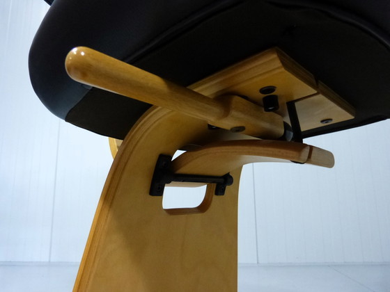 Image 1 of Chaise d'équilibre Stokke Varier Thatsit en hêtre et cuir noir 1990