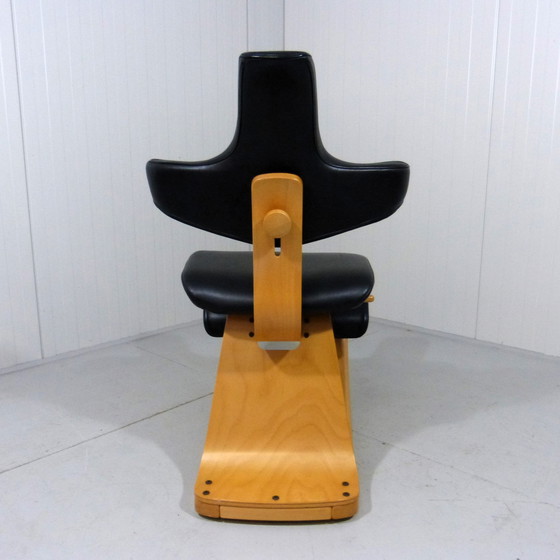 Image 1 of Chaise d'équilibre Stokke Varier Thatsit en hêtre et cuir noir 1990