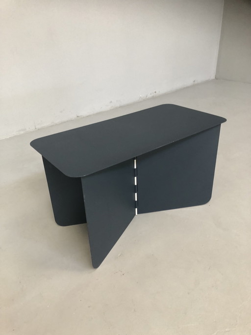 Puik Design Hinge design side table