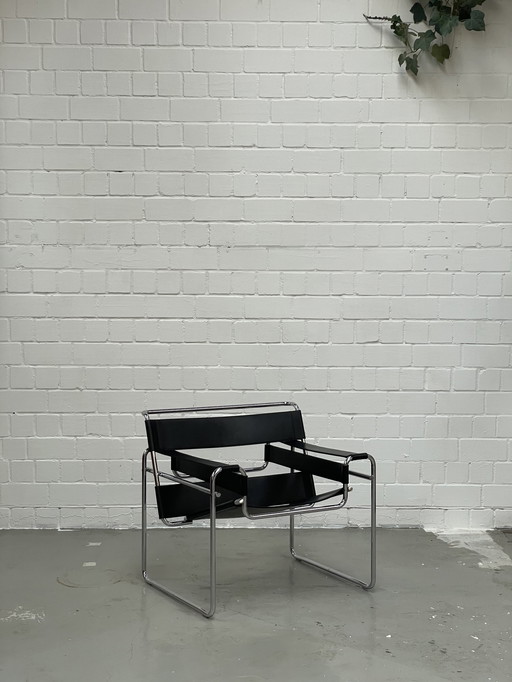 Chaise Knoll B3 Wassily par Marcel Breuer