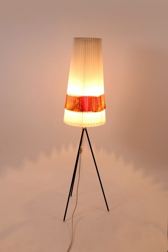 Image 1 of Lampadaire Aro leuchte avec abat-jour en celluloïd d'origine