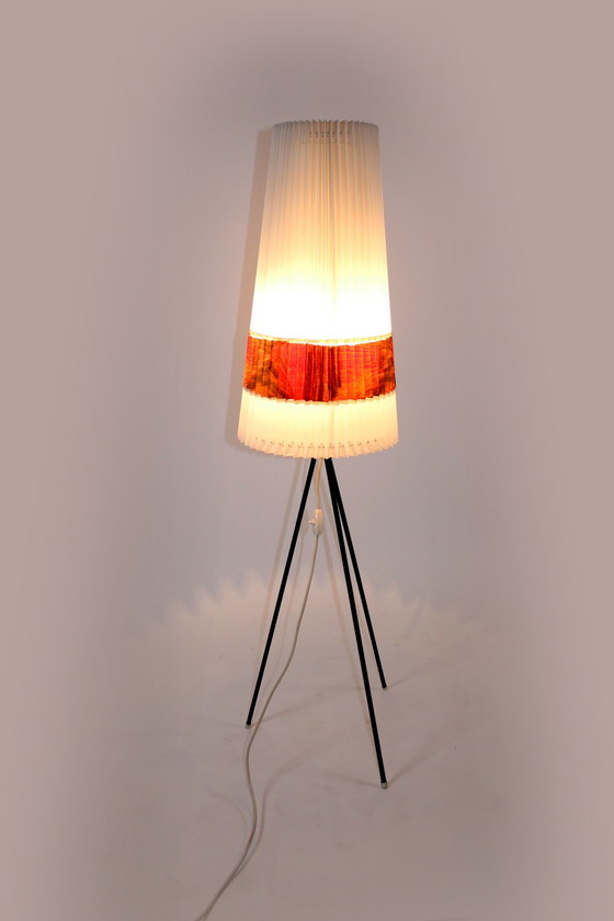 Image 1 of Lampadaire Aro leuchte avec abat-jour en celluloïd d'origine