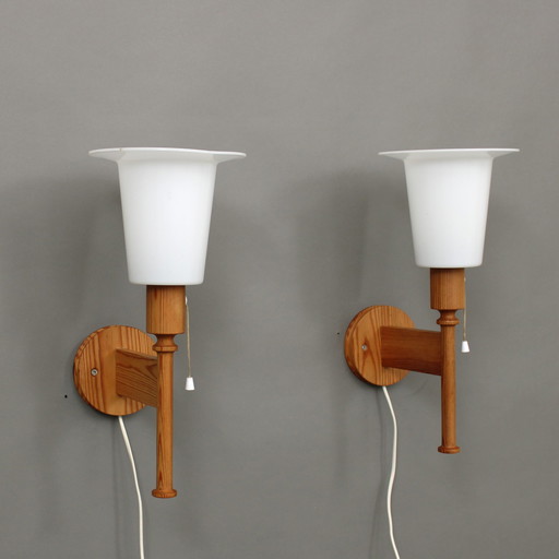 Uno Kristiansson (1925-?) & Östen Kristiansson (1927-2003) for Luxus, Sweden, set of 2 wall lamps, design 1970s