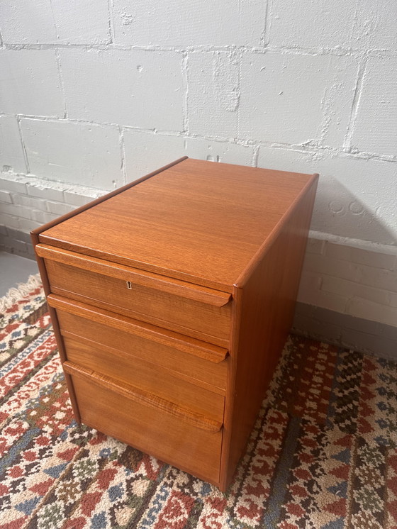 Image 1 of Chest of drawers on wheels