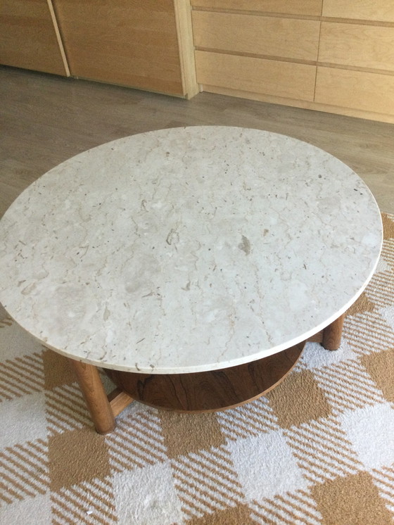 Image 1 of Table basse en marbre