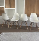 4 sedie in plastica Vitra Eames