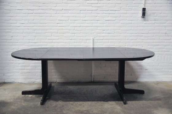 Image 1 of Thonet extendable round dining table