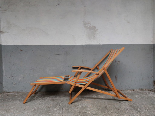 Chaise de plage vintage avec pouf
