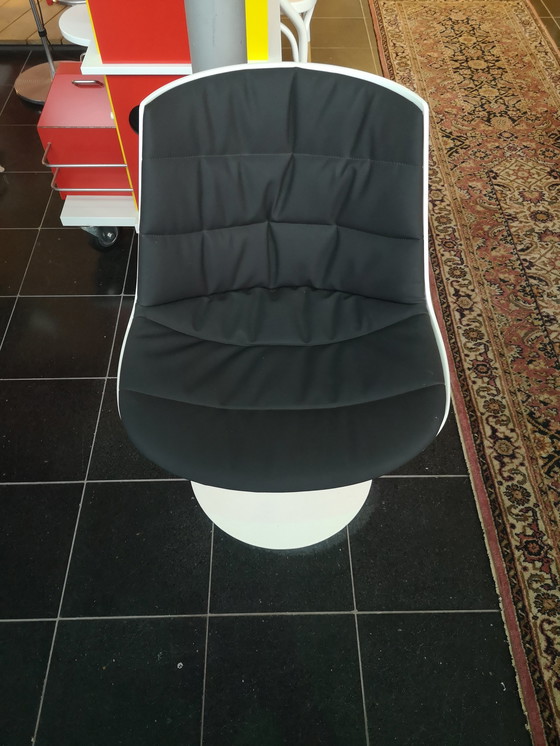 Image 1 of MDF Italia Flow chair