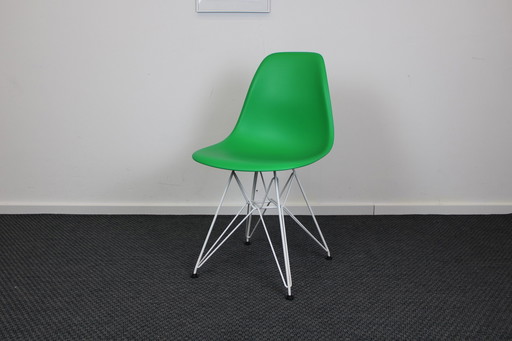 Lot de 6 chaises de salle à manger Vitra Eames DSR vertes, base blanche