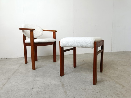 Image 1 of Fauteuil et pouf vintage