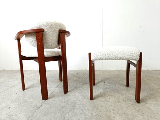 Fauteuil et pouf vintage