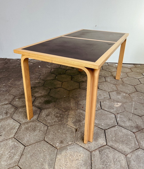 Image 1 of Magnus Olesen Rud Thygesen et Johnny Sørensen Table