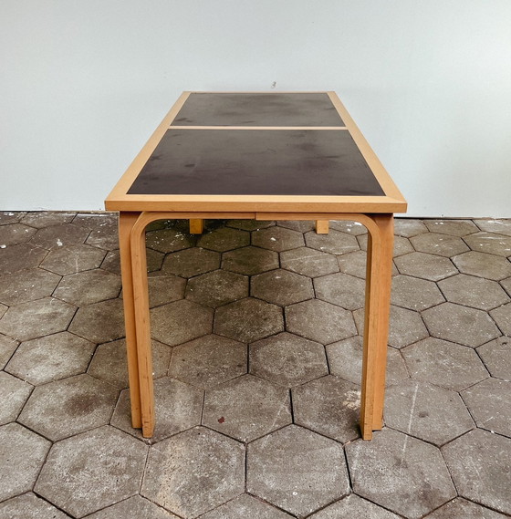 Image 1 of Magnus Olesen Rud Thygesen et Johnny Sørensen Table