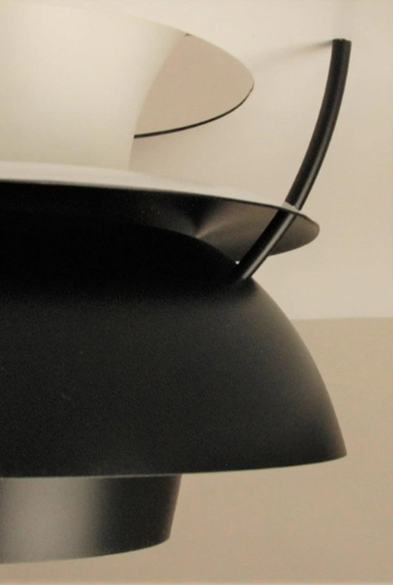 Image 1 of Louis Poulsen Matte black/ White | Vintage PH5 hanging lamp