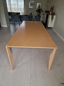 Leolux Xingu dining room table