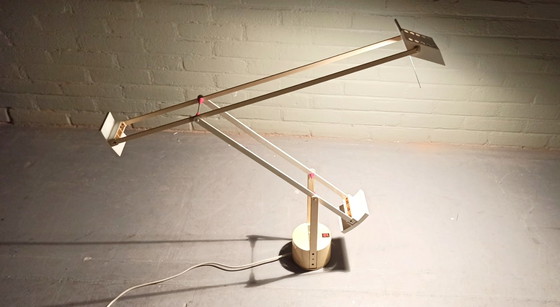 Image 1 of Vintage Richard Sapper voor Artemide Tizio tafellamp