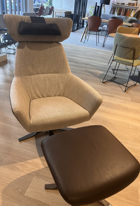 Image 1 of Bert Plantagie Zyba swivel armchair with ottoman