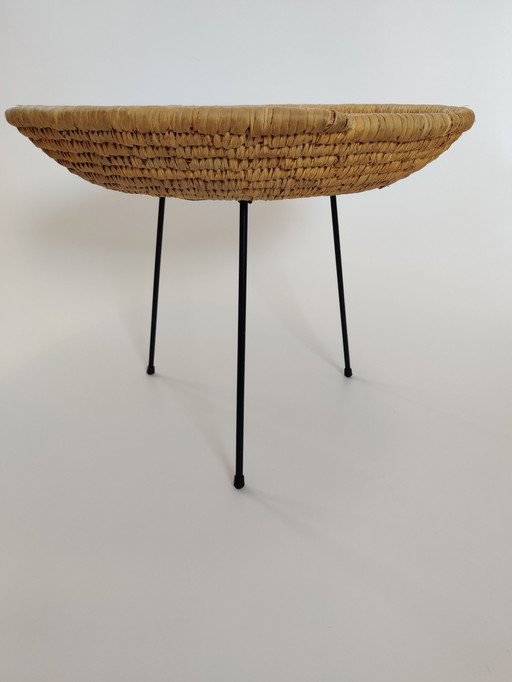 Artimeta reading basket from the 60s - Sebastian Matta's timeless design