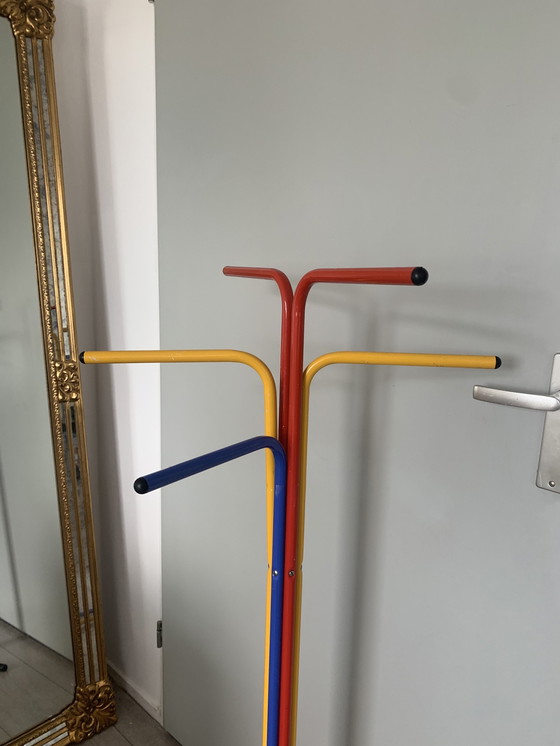 Image 1 of Appendiabiti vintage in stile Memphis