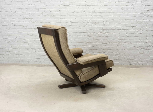 Comfortable Leolux Relax Lounge Chair by Dutch designer Jan des Bouvrie. Netherlands, 1970s.