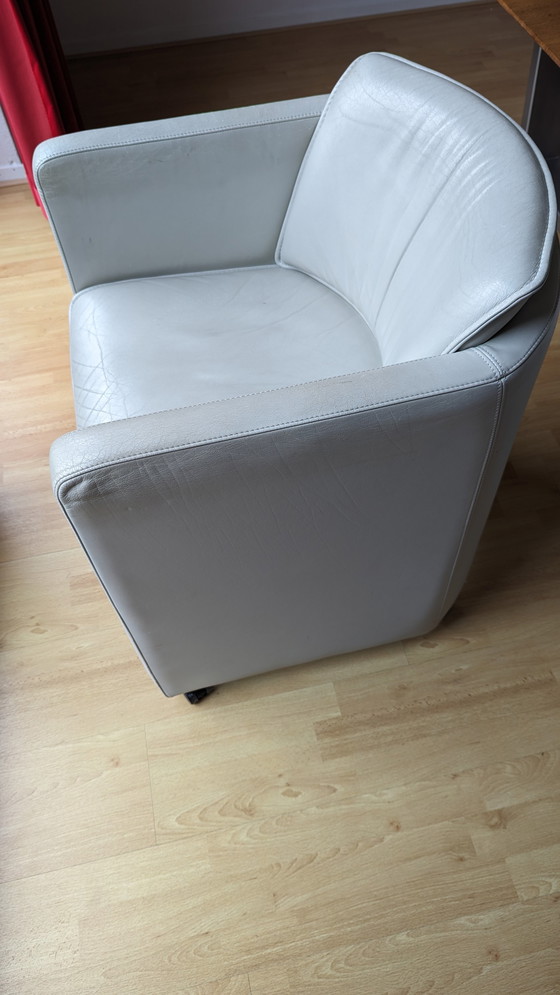 Image 1 of 4x Leolux Saga armchairs,