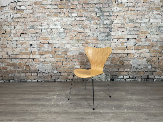 Image 1 of Fritz Hansen Butterfly wood - chair