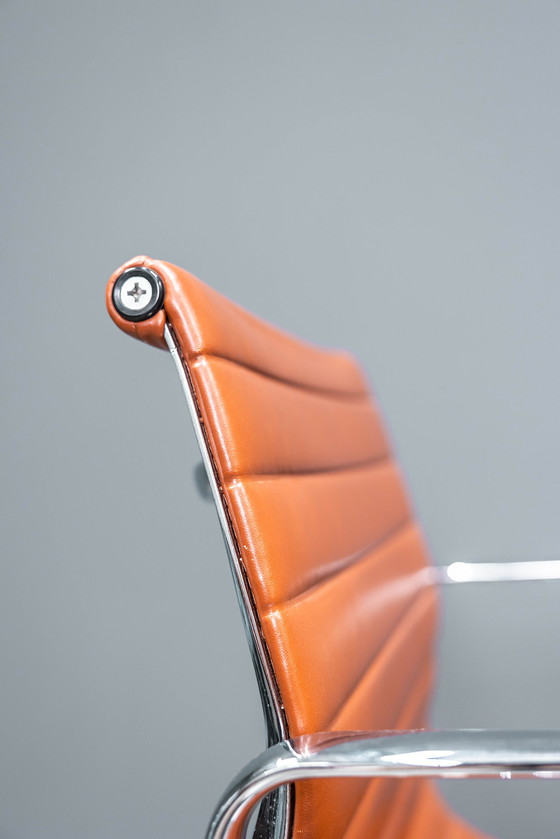 Image 1 of Eames EA117 office chair