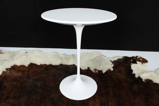 Eero Saarinen tulip side table