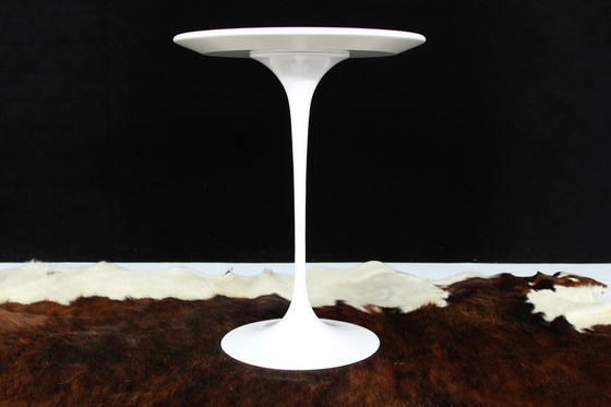 Image 1 of Eero Saarinen tulip side table