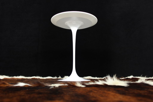 Eero Saarinen tulip side table