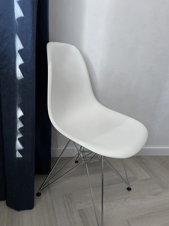 Image 1 of 2x Vitra Eames dining chair