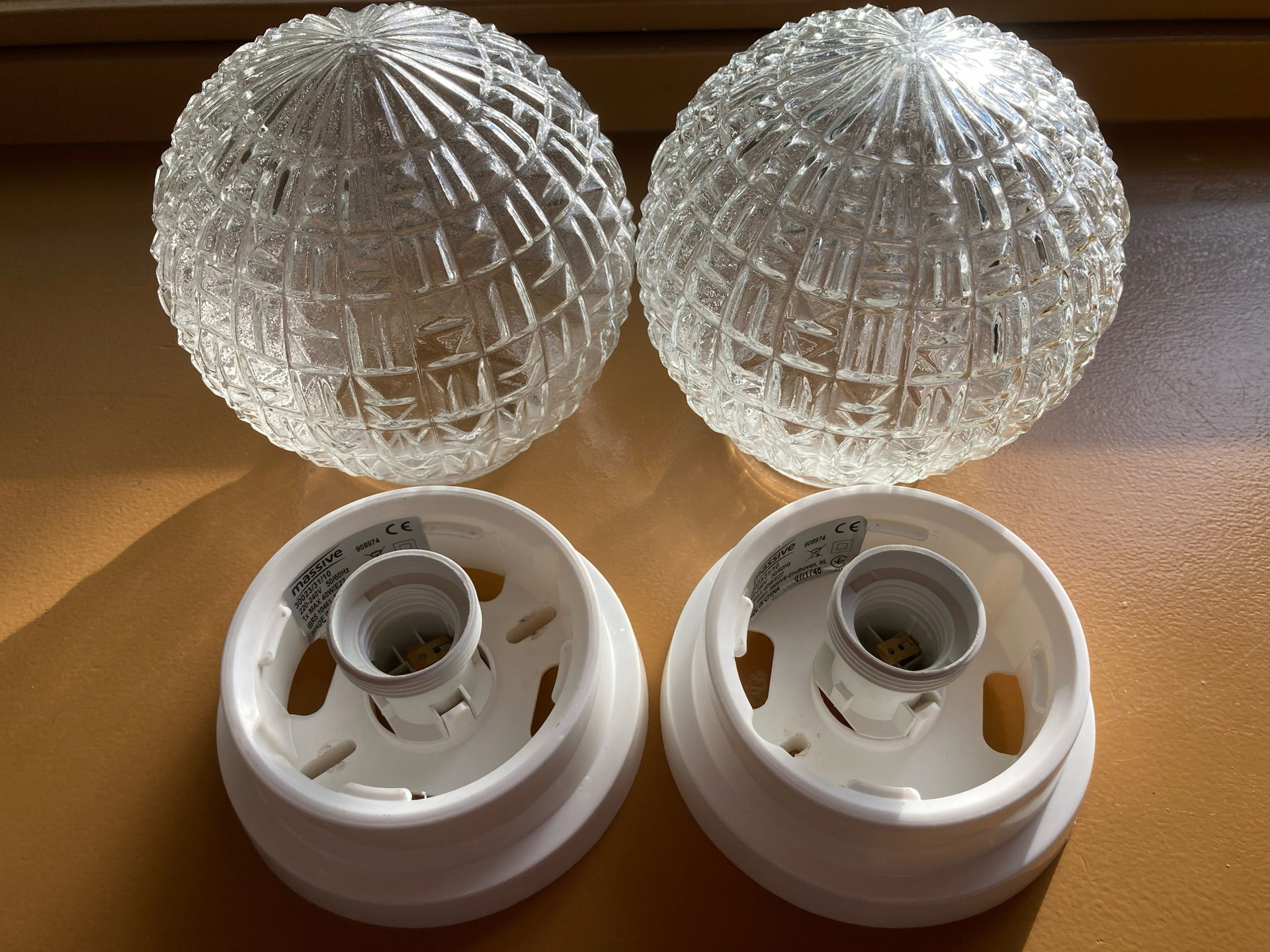Vintage glass outlet globe lamp
