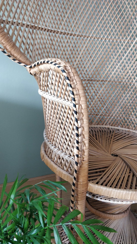 Image 1 of Chaise paon vintage