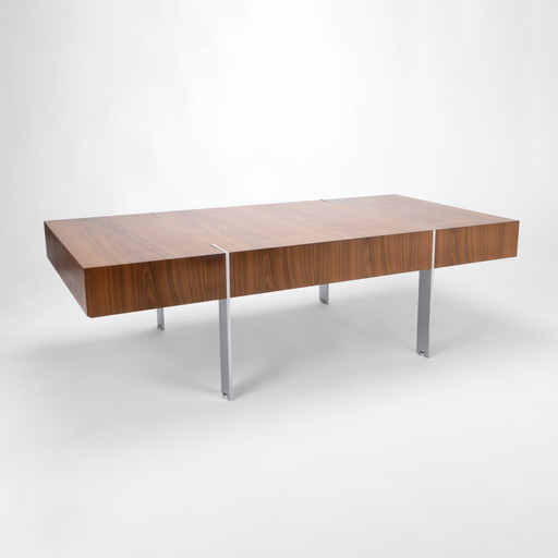 1x Walnut-veneered coffee table