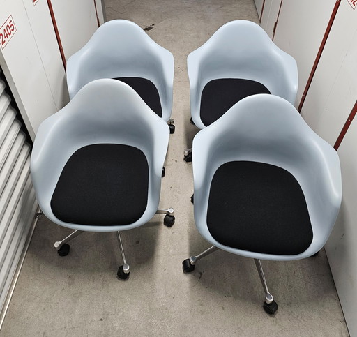 4x Vitra Eames PACC soi-disant chaise