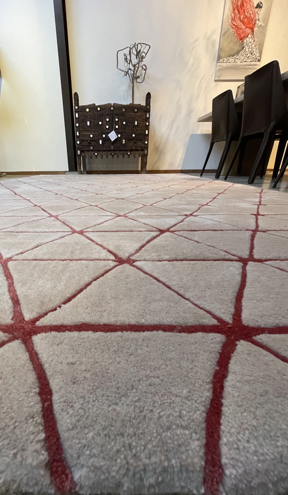 Image 1 of Leolux Girisha carpet red