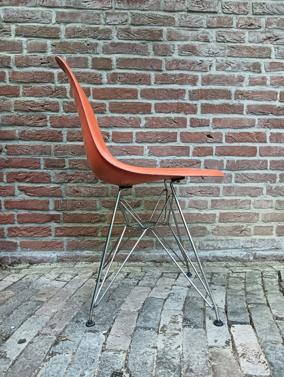 Image 1 of Fiber glass, Herman Miller, Eames DSR chair