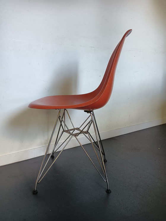 Image 1 of Fiber glass, Herman Miller, Eames DSR chair