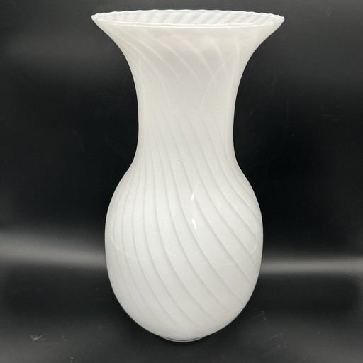 Vase en verre tourbillonnant de Murano