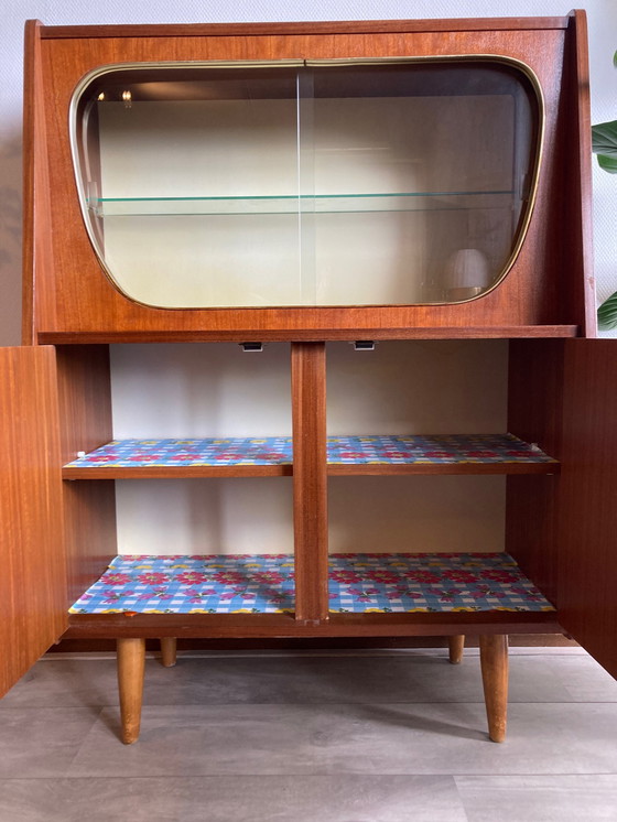 Image 1 of Retro Vintage Mid-Century display cabinet