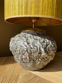 Lampe cerveau gris abat-jour jaune coco